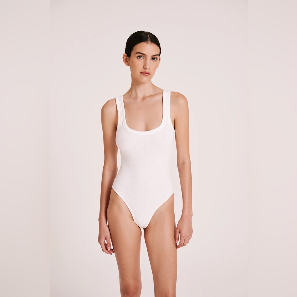 gaze White Scoop Neck Ribbed Bodysuit